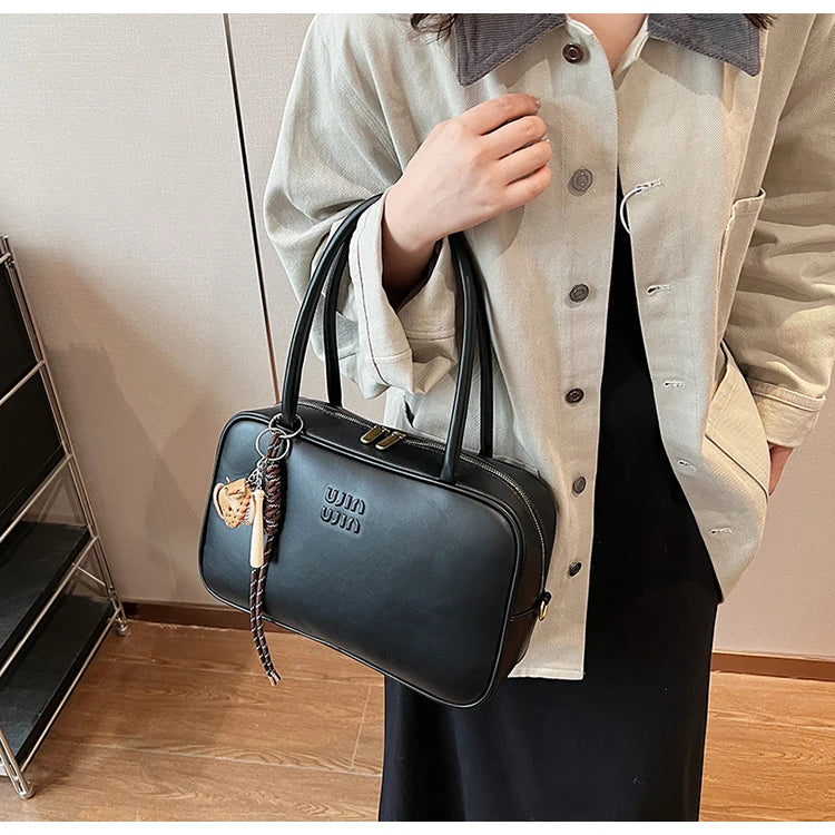 New 2025 Boston Bag For Women Large Bowling Bags Luxury Brand Design Armpit Bags Autumn/Winter Commuting Versatile Shoulder Bag