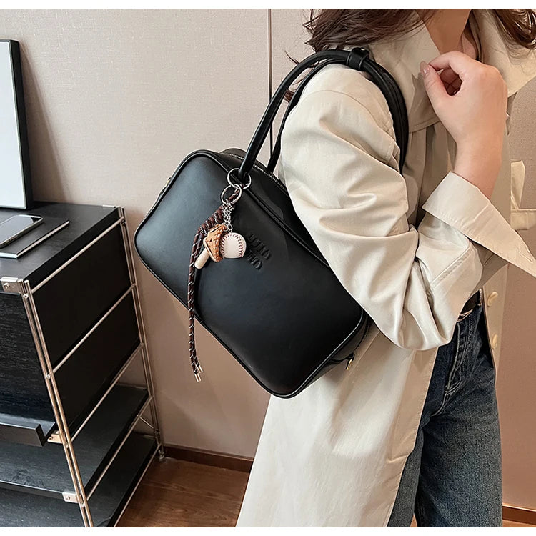 New 2025 Boston Bag For Women Large Bowling Bags Luxury Brand Design Armpit Bags Autumn/Winter Commuting Versatile Shoulder Bag