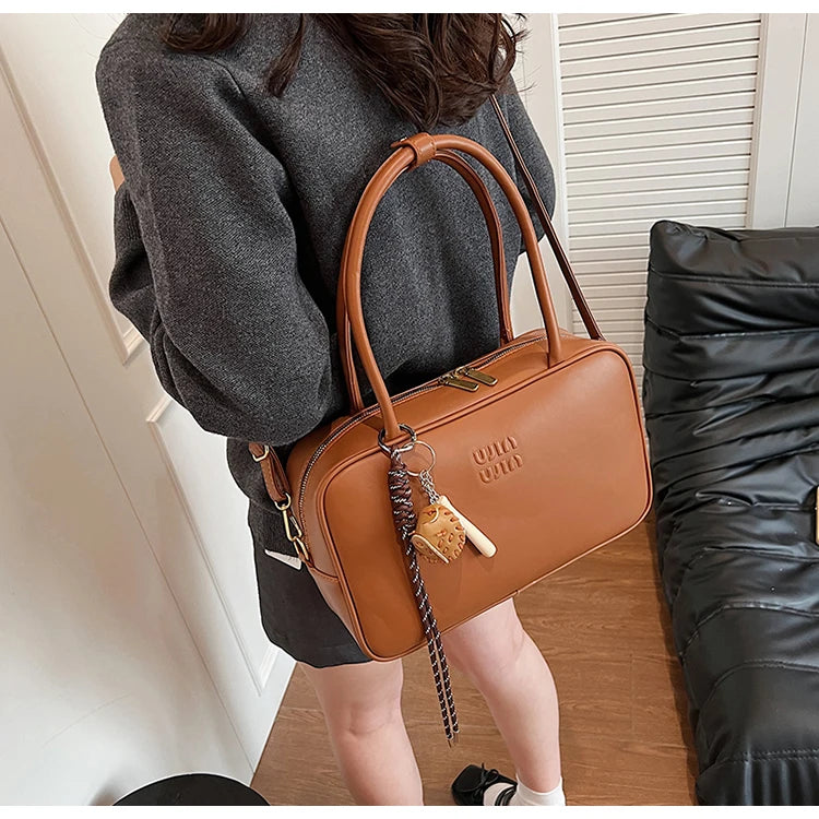 New 2025 Boston Bag For Women Large Bowling Bags Luxury Brand Design Armpit Bags Autumn/Winter Commuting Versatile Shoulder Bag