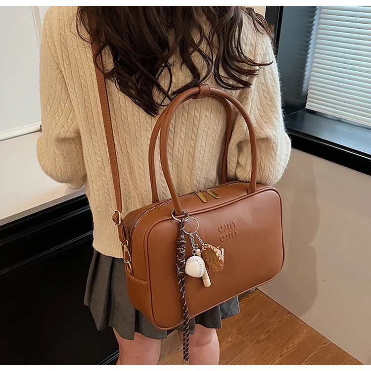 New 2025 Boston Bag For Women Large Bowling Bags Luxury Brand Design Armpit Bags Autumn/Winter Commuting Versatile Shoulder Bag