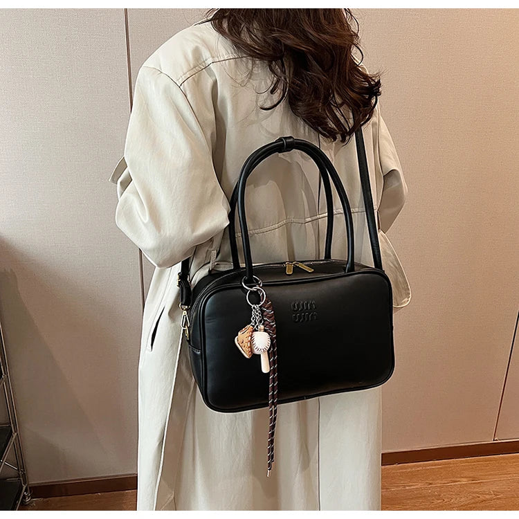New 2025 Boston Bag For Women Large Bowling Bags Luxury Brand Design Armpit Bags Autumn/Winter Commuting Versatile Shoulder Bag