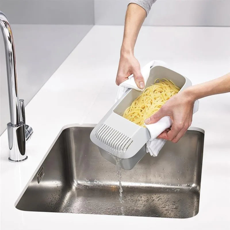 Microwave Pasta Cooker with Strainer – Eco-Friendly Kitchen Accessory