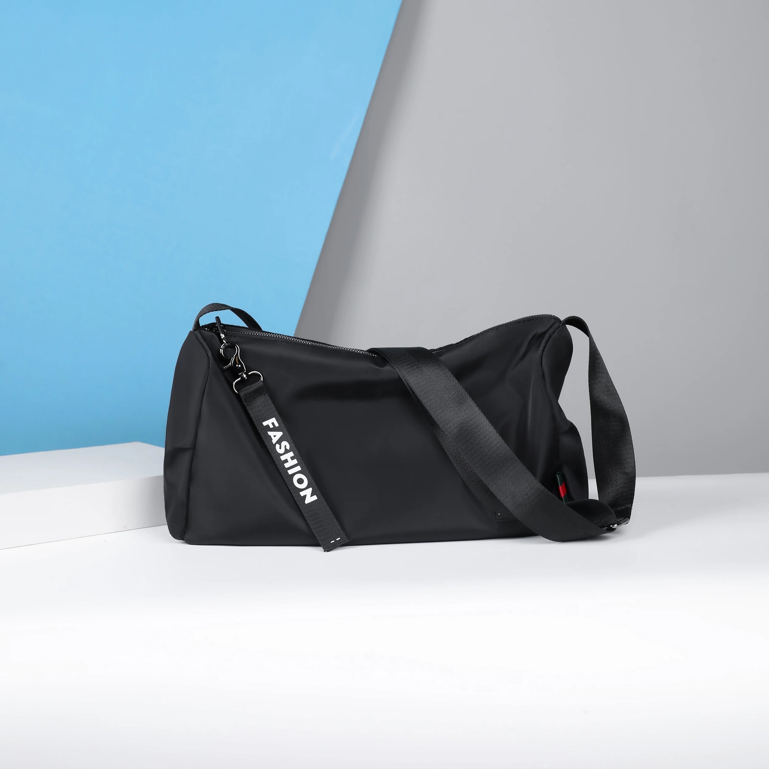 Leacat Men Gym bag Nylon waterproof Sports bag Training Tote bag large capacity Sling bag