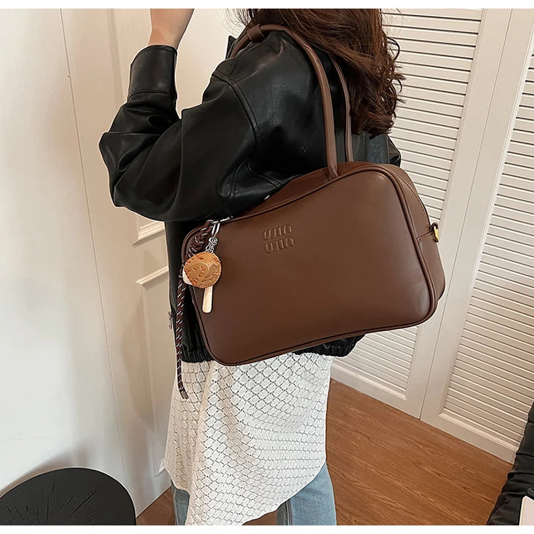 New 2025 Boston Bag For Women Large Bowling Bags Luxury Brand Design Armpit Bags Autumn/Winter Commuting Versatile Shoulder Bag